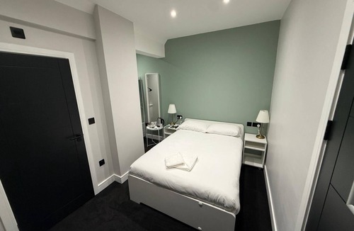 Cole Green Hotel | Pear Tree Inn