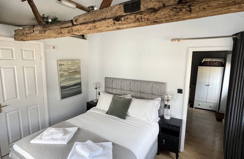 Hildersham Hotel | Pear Tree Inn Pear & Olive