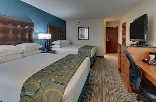 Airport Township Hotel | Pear Tree Inn St. Louis Airport
