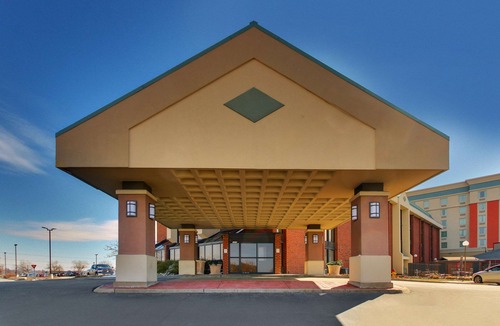 Arnold Hotel | Pear Tree Inn St. Louis - Arnold