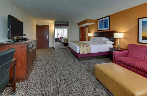 Arnold Hotel | Pear Tree Inn St. Louis Arnold