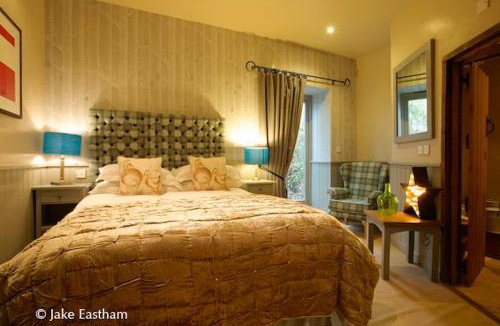 Whitley Hotel | Pear Tree Inn Whitley