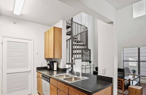 West Campus Apartment | Pearl #605 and #607 x