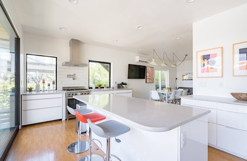 Alphabet Historic District Apartment | Pearl District Luxury 2BR AC Sleeps 4