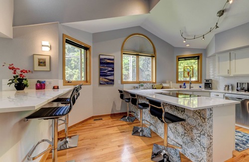 Central Boulder House | Pearl st, A/C, Fireplace, Views and Decks- Winner