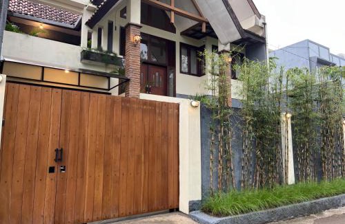 Lembang Villa | Pearl Villa by The Lake