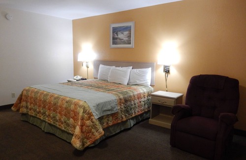Pearsall Hotel | Pearsall Executive Inn