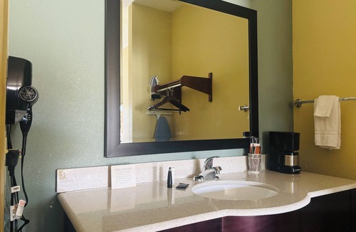 Pearsall Hotel | Pearsall Inn & Suites