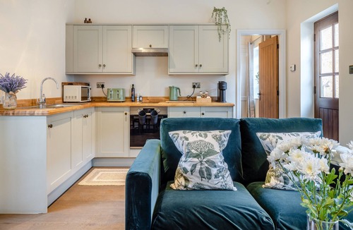 Northwich Cottage | Peartree Cottage - UK45496