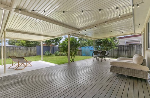 Beachmere House | PEBBLE COTTAGE