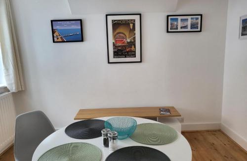 Worthing House | Pebble Cottage