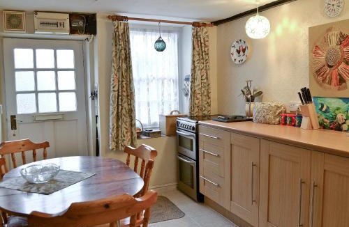 Lympstone House | Pebbles