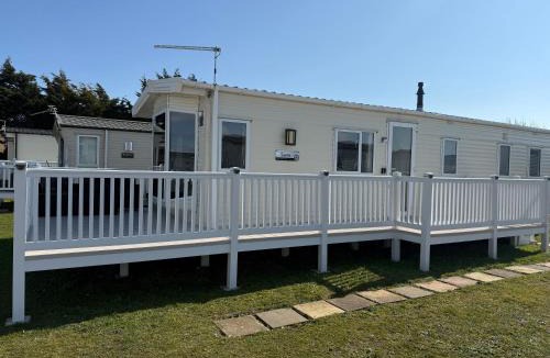 Lydd Resort | Pebbles Romney Sands