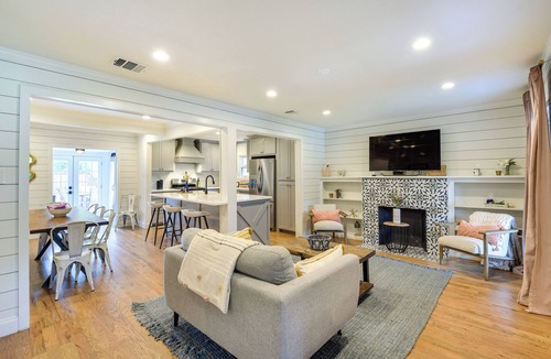 Frisco Cottage | Pecan Blue Frisco Hub: Dtwn, Dining & Stadiums!