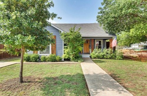 Frisco Cottage | Pecan Blue Frisco Hub: Dtwn, Dining & Stadiums!