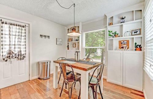 Dean Highland House | Pecan Hill House