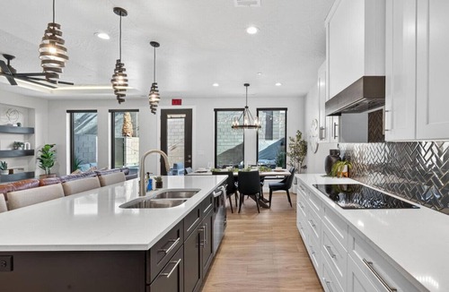 Hurricane House | Pecan Valley| Paradise Plunge |Private Water Park