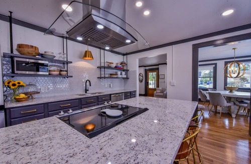 Tuscaloosa House | Pecan - walk to the Stadium! Firepits, grills and more!