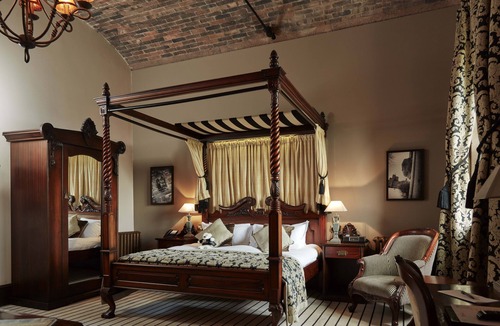 Tarporley Hotel | Peckforton Castle