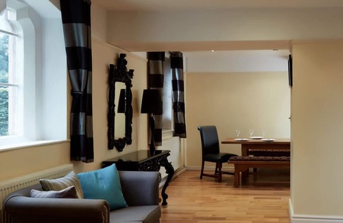 Tarporley Hotel | Peckforton Castle