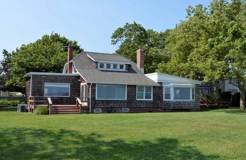 Laurel House | Peconic Bay Private Beachfront Escape