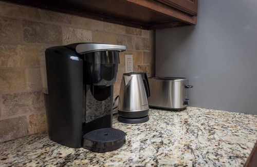 Bentonville House | Pedalpoint - MTB Friendly - 1 mi to Coler Trails