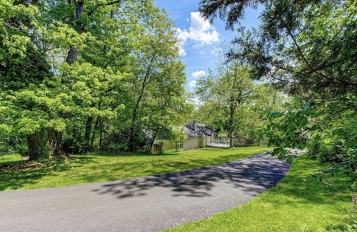 Forest Grove Cottage | Peddlers Carriage house