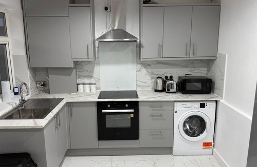 Borehamwood House | Peeam Abode Borehamwood