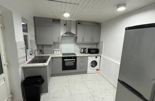 Borehamwood House | Peeam Abode Borehamwood