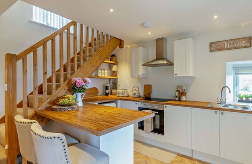 New Mills House | Peeb’s Palace at Tanpits Farm