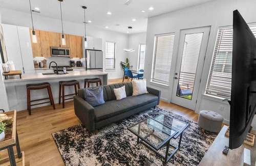 OST - South Union House | Peerless Place I 3BR Near NRG & Med Center