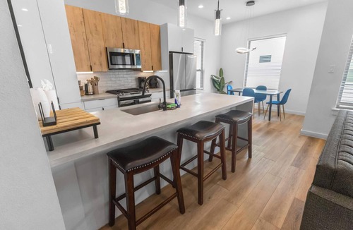 OST - South Union House | Peerless Place I 3BR Near NRG & Med Center