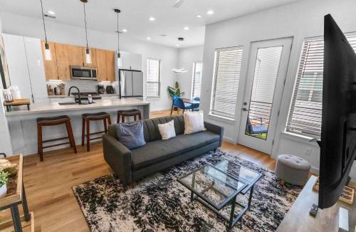 OST - South Union House | Peerless Place I 3BR Near NRG & Med Center