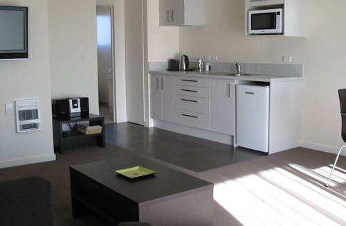 Woodend Hotel | Pegasus Gateway Motels and Apartments