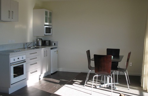 Woodend Hotel | Pegasus Gateway Motels and Apartments