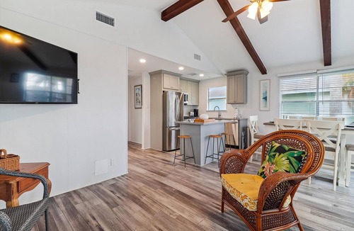 Jamaica Beach Cottage | Peggy's Hideaway by Ryson Vacation Rentals