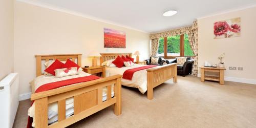 Nine Mile Burn Bed & Breakfast | Peggyslea Farm B&B