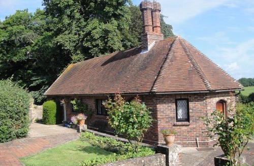 Chiddingly House | Pekes Tudor View
