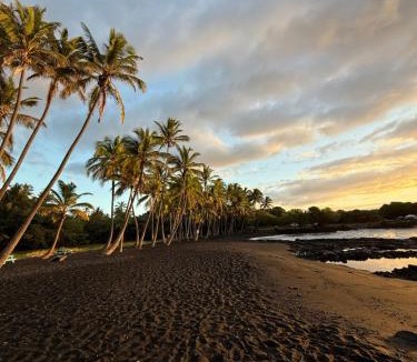 Naalehu House | Peles Eye