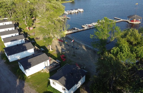 Lavigne Cottage | Pelican #8 Graceland Cottages
