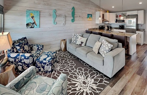 Key Allegro Condo | Pelican B'Reef | Serene Waterfront Condo + Access to Pool & Dock