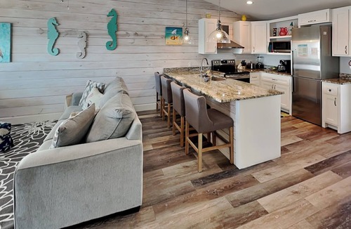Key Allegro Condo | Pelican B'Reef | Serene Waterfront Condo + Access to Pool & Dock