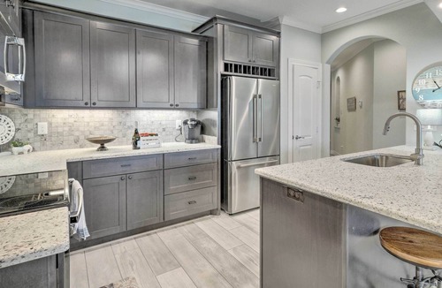 Onalaska Condo | 'Pelican Cove' Condo + Boat Slip & Balcony!