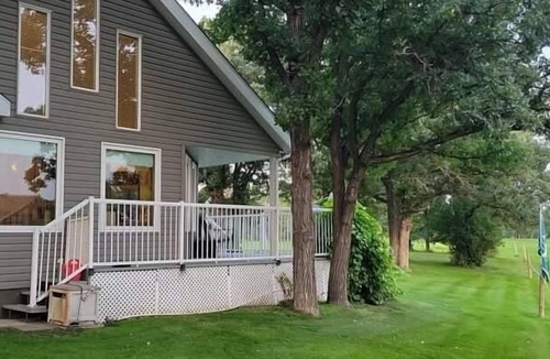 Belmont Cabin | Pelican Lake Fish & Golf Get-Away, Beautiful Pleasant Valley Home