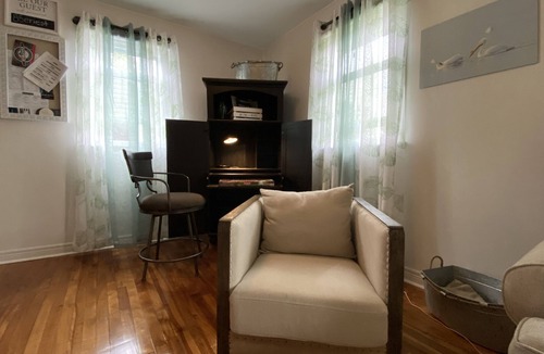 Kingsville Cottage | Pelican Place ❤️ WALK EVERYWHERE! nYour home away from home.