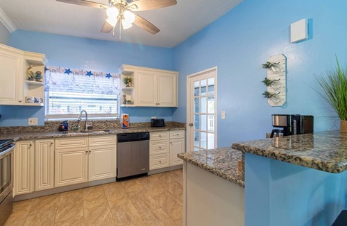 Anona House | Pelican Point- PoolHouseByBeach