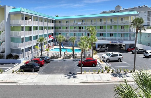 Clearwater Beach Condo | Pelican Pointe 215:Walk to Beach~Pool~Free Parking