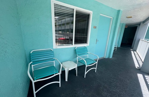 Clearwater Beach Condo | Pelican Pointe 215:Walk to Beach~Pool~Free Parking