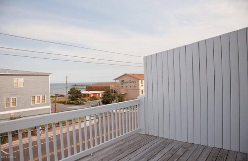 Kure Beach Condo | Pelican's Retreat - Just Steps to Beach, Pier, Dining, Parks