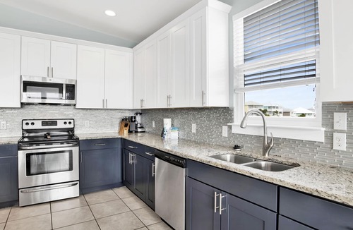 Morgantown House | Pelican View *Pet-Friendly, 2 Pools*
